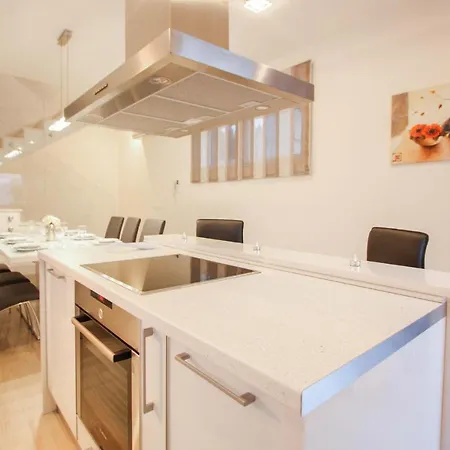 Tatil Evi Amazing Home In Okrug Gornji