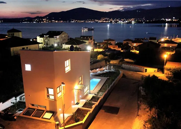 Amazing Home In Okrug Gornji * 트로기르