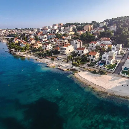 Amazing Home In Okrug Gornji Trogir