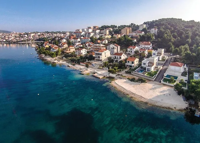 Amazing Home In Okrug Gornji Trogir